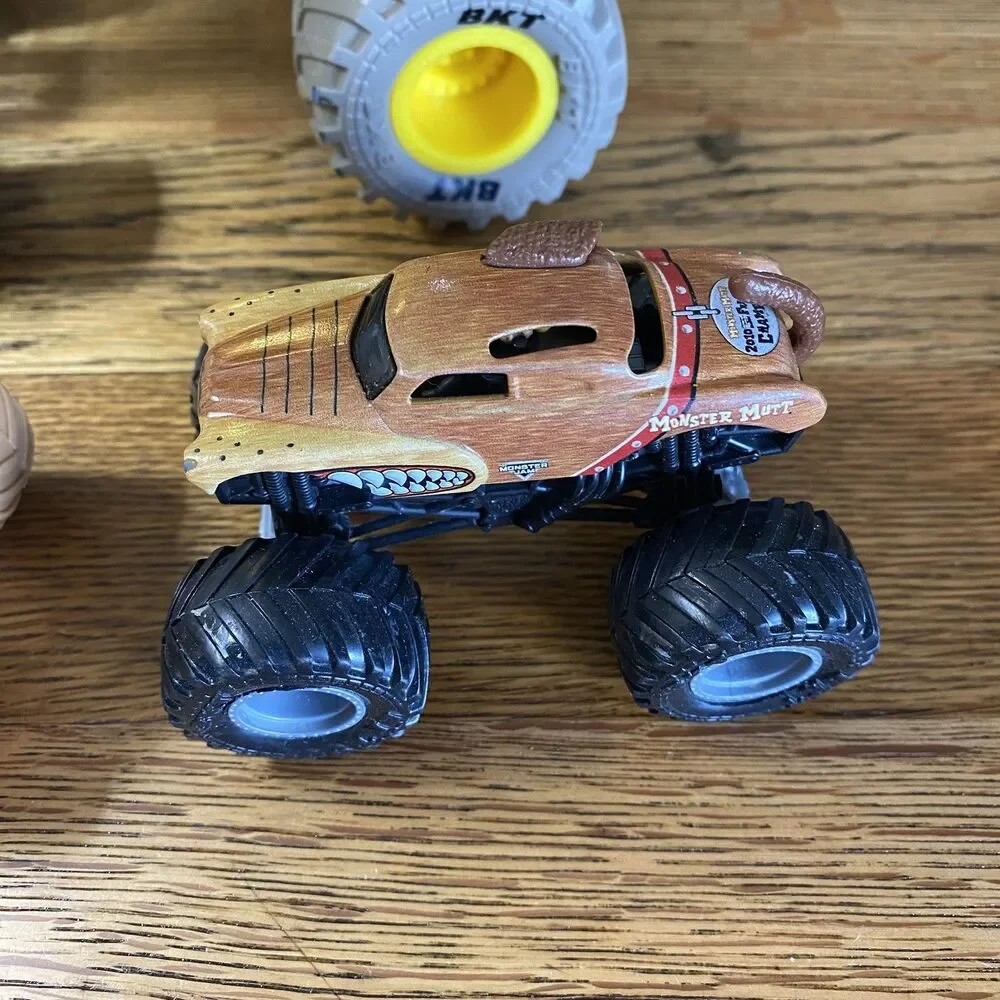 Lot of 3 Toy Monster Trucks Earth Shaker Hot Wheels Monster Mutt 4 & 8 Inch